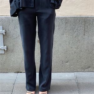 Djerf Avenue On the Go Pants in Ash